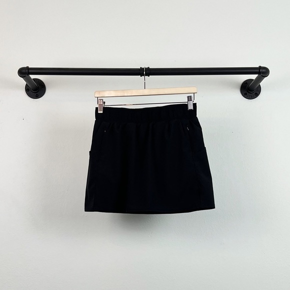 Thrive Societe Pocket Skort in Black - Picture 4 of 6